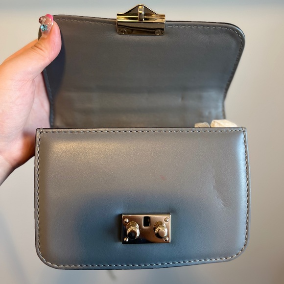 Valentino crossbody bag-haze blue in very New condition - Picture 7 of 11